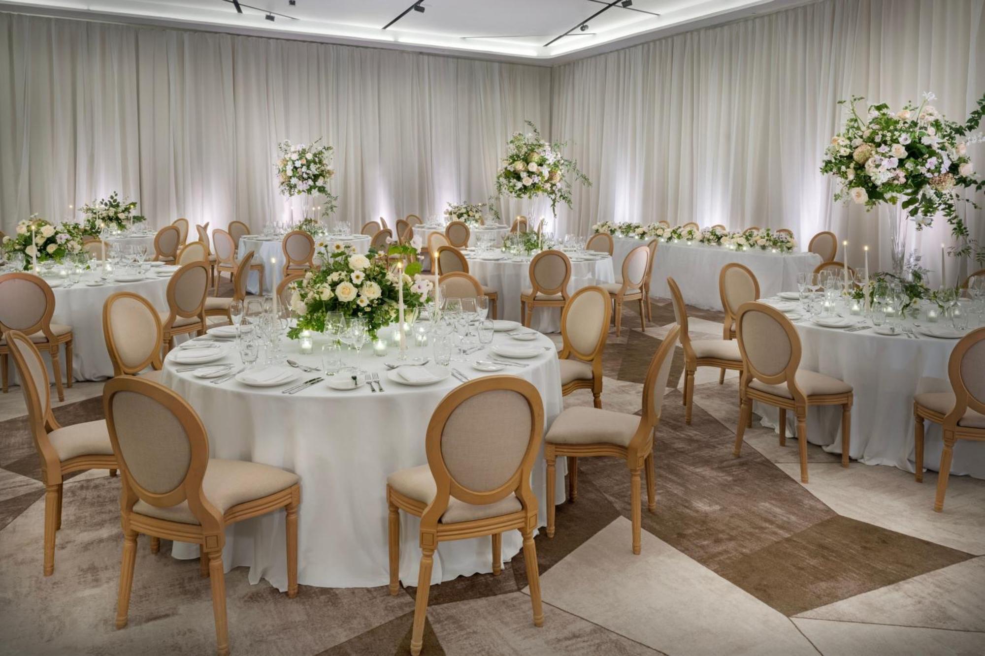 The Westin London City エクステリア 写真 The ballroom at The Dorchester