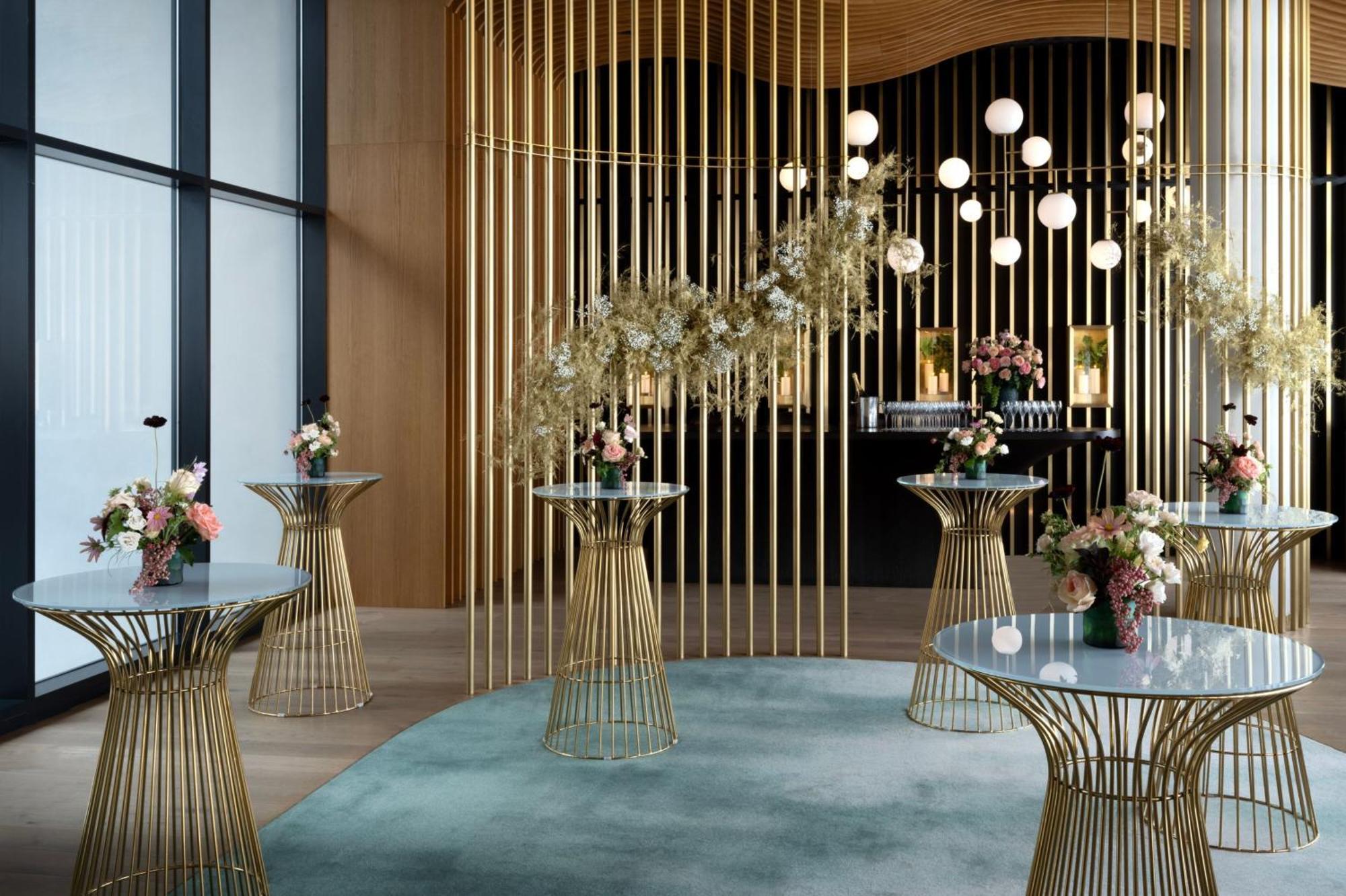The Westin London City エクステリア 写真 The interior of the 100 Queen's Gate